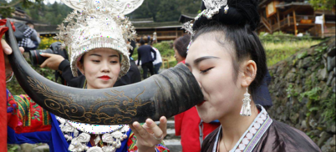 一年一度贵州苗年要来了 万人巡游芦笙舞长桌宴…